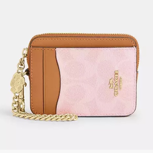Coach Handbags - 🌸Coach Powder Pink Zip Card Case Wallet